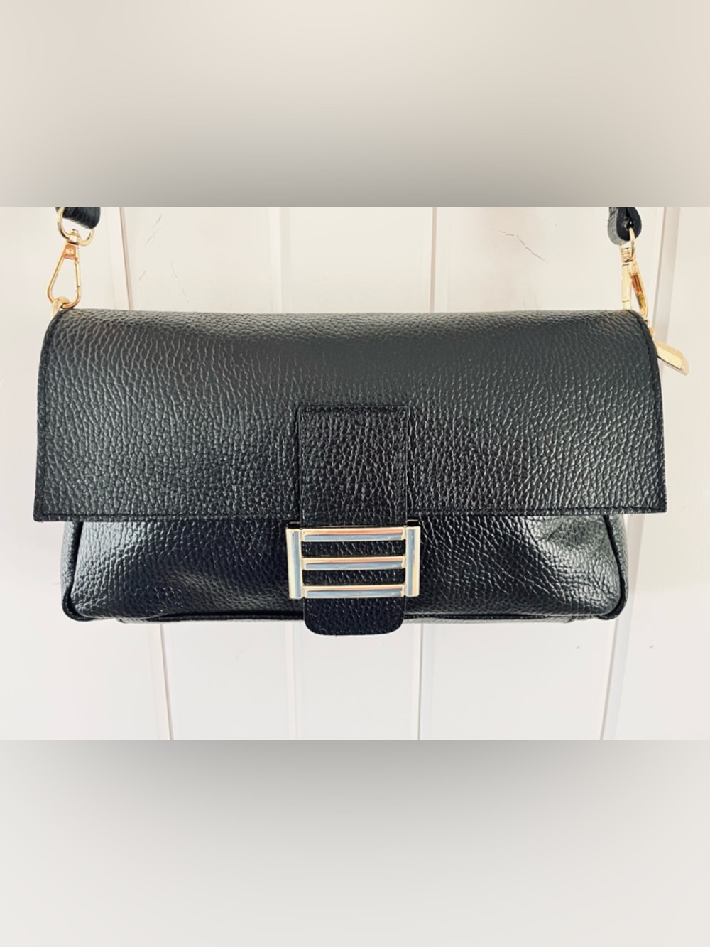 Divina Firenze Abbi Black Pebbled leather Crossbody w/ Gold Hardware